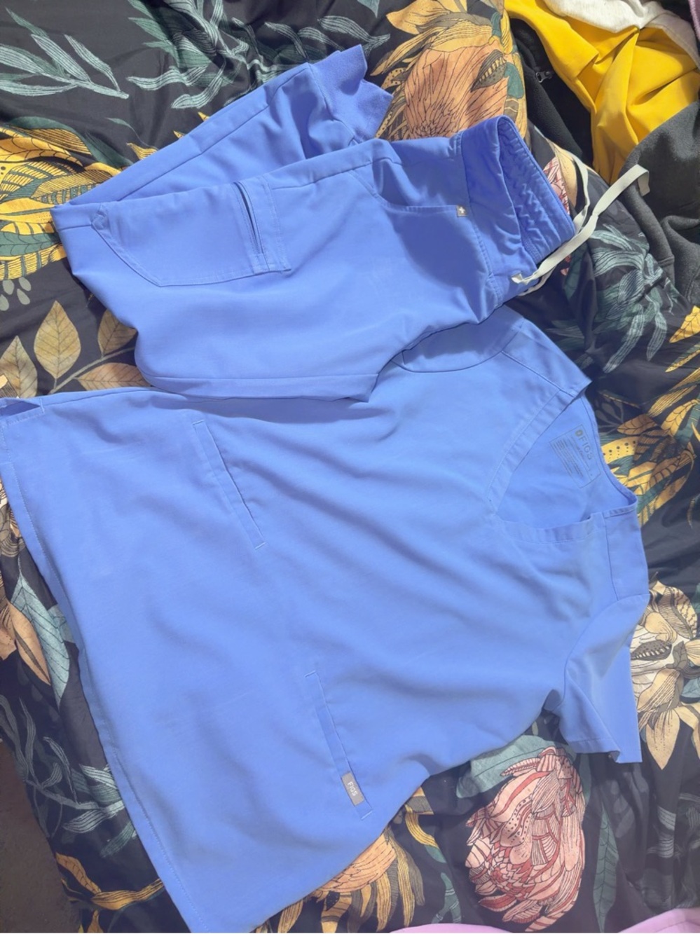 Figs Scrub set (shirt/jogger Pants) Bright Blue